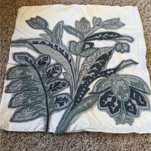 Pottery Barn 20 x 20 crewel embroidered botanical leaf pillow cover Cream blue